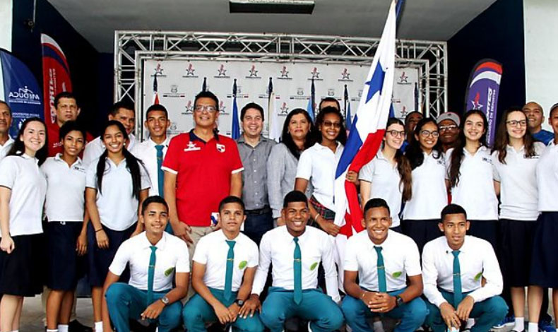 Panam recibe bandera de los Codicader