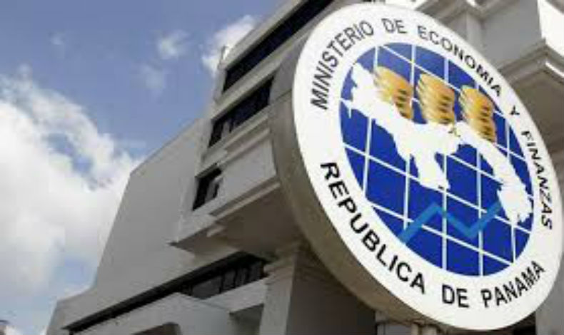 Por exceso de regulaciones, Panam cae en el sector financiero