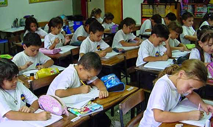 Docentes solicitan que se reconsidere el inicio de las clases tras la tormenta Otto