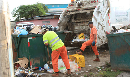 Sancionan a ciudadanos en San Miguelito por no depositar la basura en su lugar