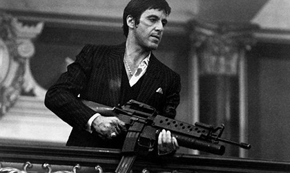 El remake de Scarface con Diego Luna ya tiene guionistas