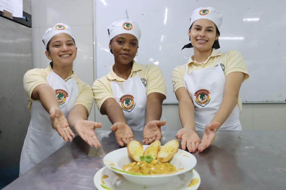 22 colegios clasifican a la final de la Competencia Nacional de Qumica en la Cocina de la Senacyt