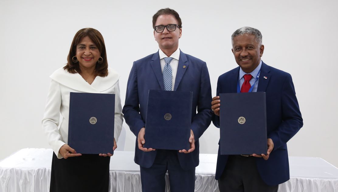 La Senacyt, UTP y la Contralora impulsan diplomado para la elaboracin de procedimientos administrativos pblicos
