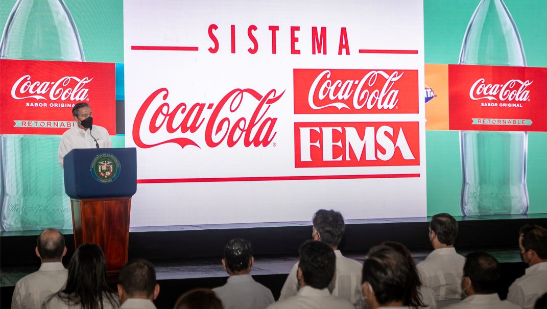 El Sistema Coca-Cola inaugur la nueva lnea de produccin de botella universal de plstico retornable