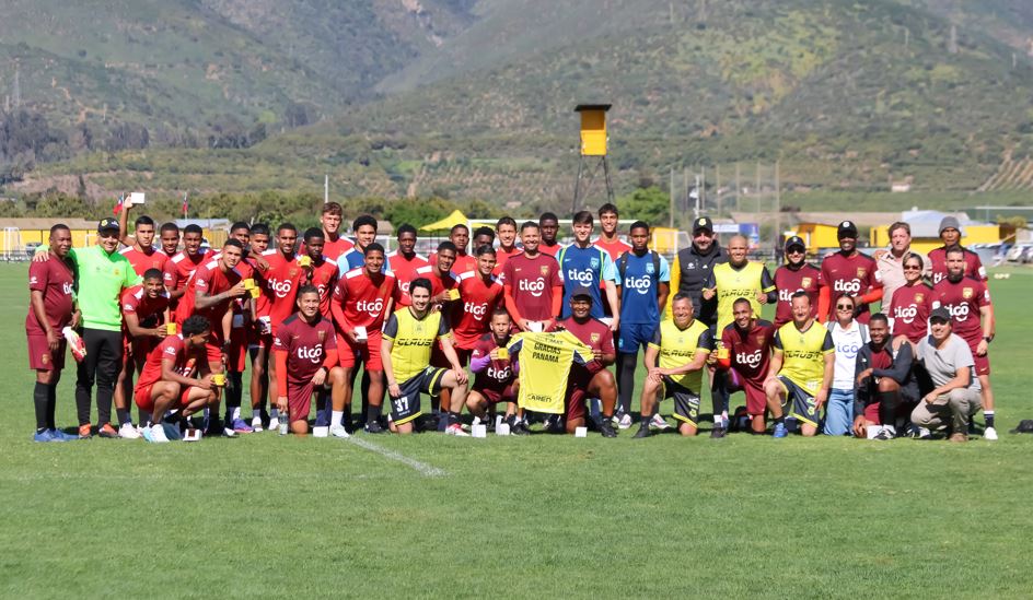 La selecci�n Sub-20 de Panam� complet� sus entrenamientos en chile previo al mundial
