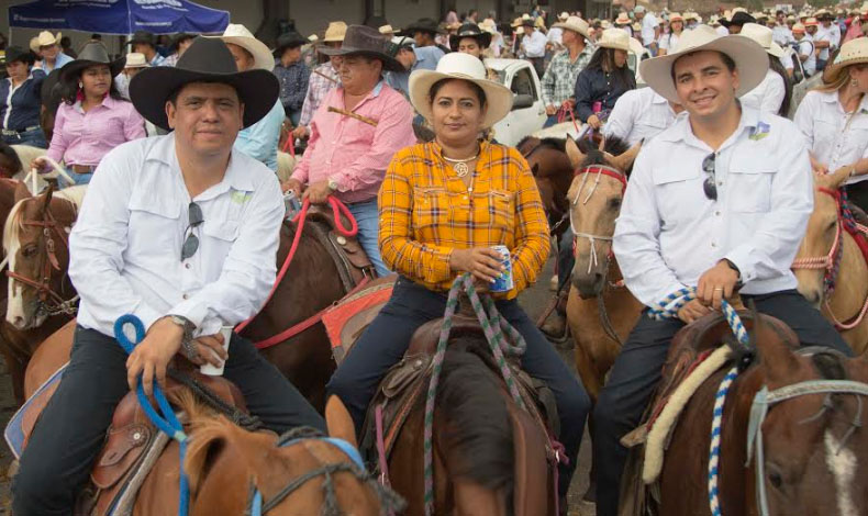 Supermercados Romero realiza el Da de Vaqueros