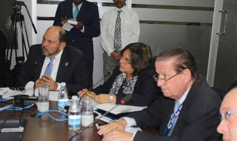 Ministra Eyda Varela de Chinchilla sustenta presupuesto 2019
