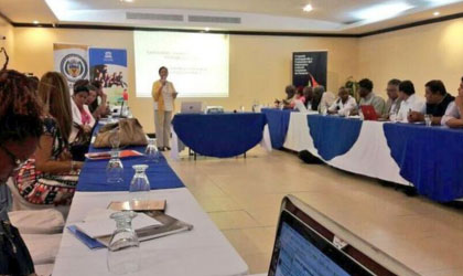 Abordan la reforma de textos escolares incluyentes