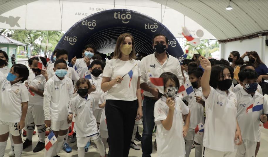 Inician las actividades de Tigo Panam impulsando el ftbol educativo en alianza con La Fundacin Amigos del Real Madrid