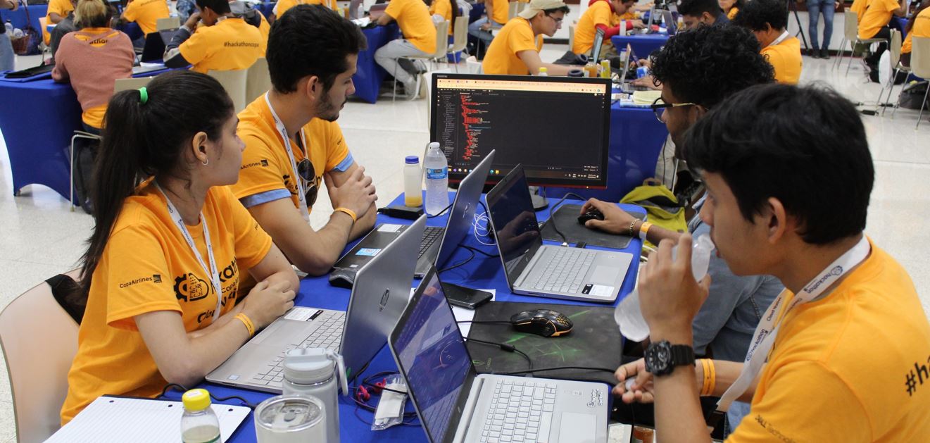 Tigo presente en Hackathon Copa 2023