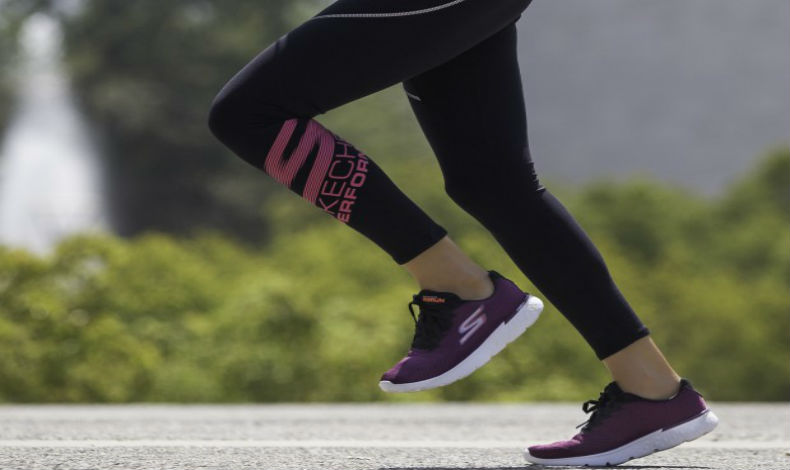 Escoge bien las zapatillas deportivas