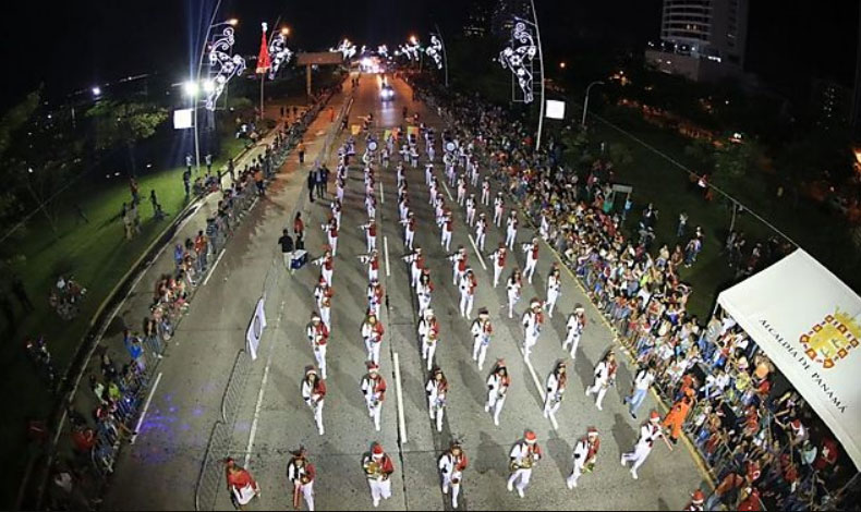 Todo listo para el Gran Desfile de Navidad Brilla la Navidad