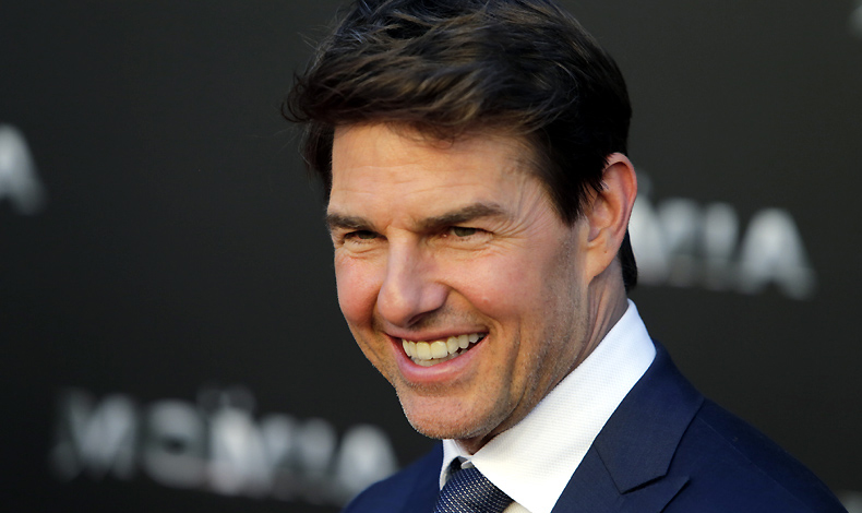 Tom Cruise tiene implantes en el trasero?