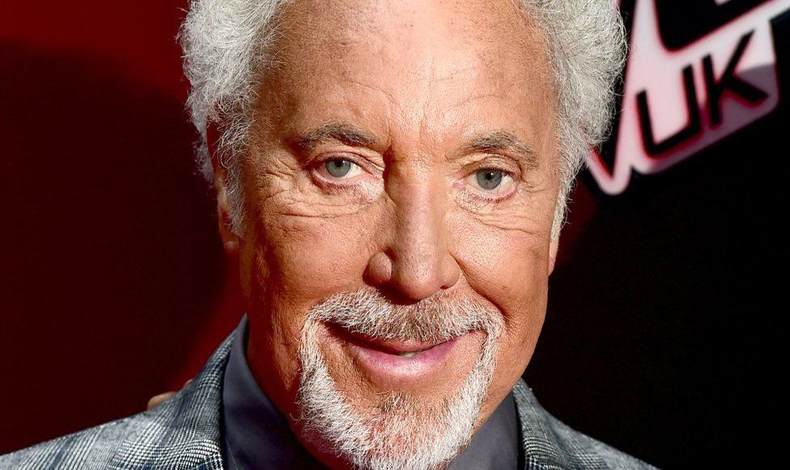Tom Jones revel que sufri de acoso sexual