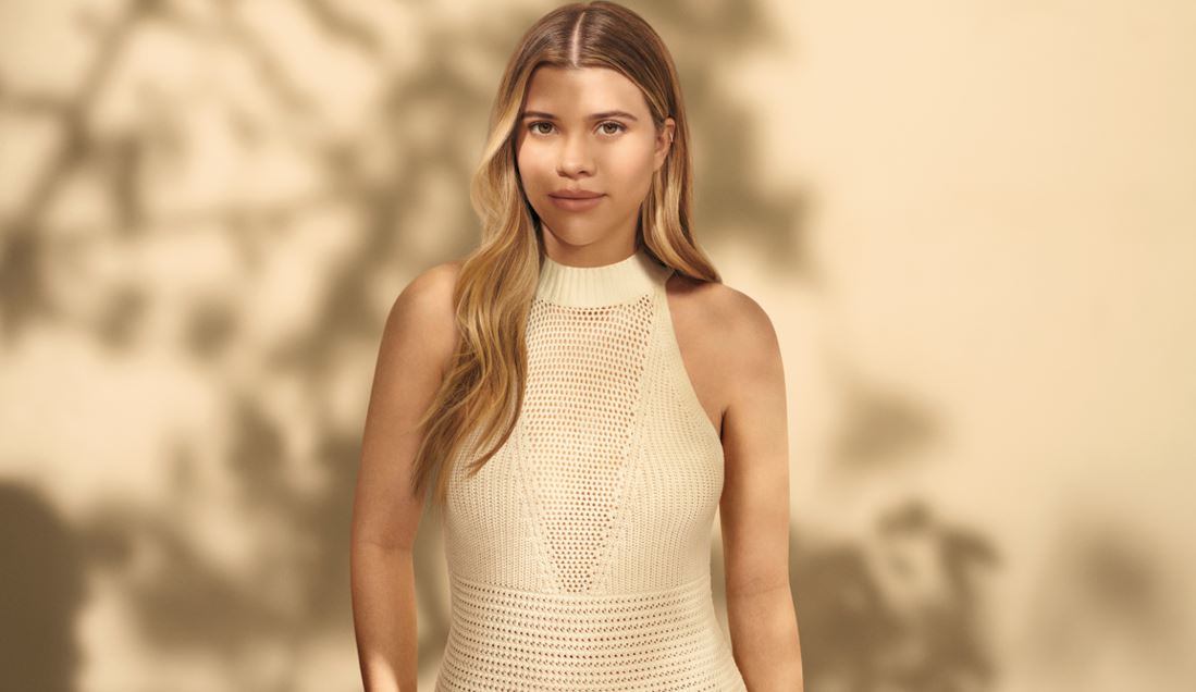 Tommy Hilfiger celebra lo mejor del estilo veraniego con una cpsula curada por Sofie Richie Grainge