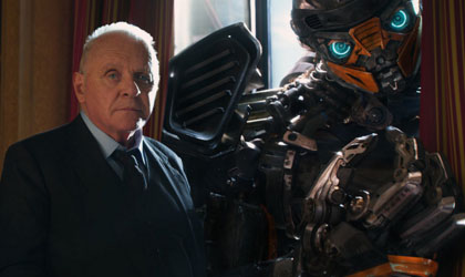 �Transformers: El �ltimo caballero� es una �megabasura�, seg�n Frank Swietek