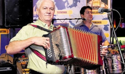 ¡Ulpiano este viernes en Mi Pueblito no te lo pierdas! LatinOL Música