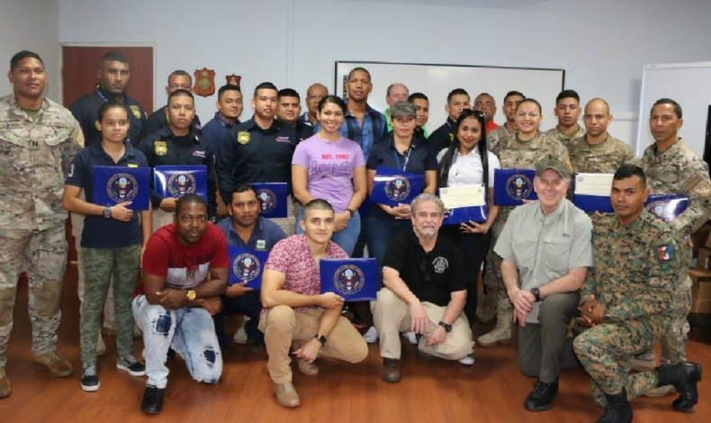 Capacitan a funcionarios de diversas dependencias