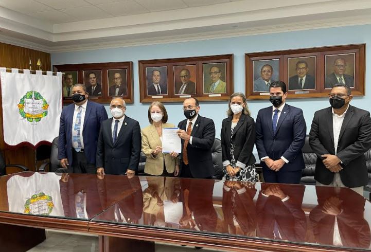 Universidad de Panam se adhiere al Compromiso de Seguimiento al Pacto del Bicentenario