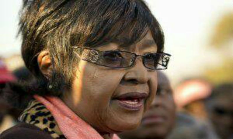 Muere a los 81 aos ex esposa de Mandela, Winnie