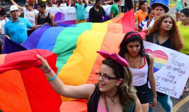 El World Pride Panam arranca con la izada de la bandera