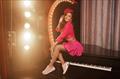 Ashley Park lleva la canción y el baile a Skechers
