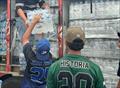Cervecer�a Nacional apoya con un mill�n de botellas de agua tras el sismo