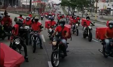 /vidasocial/en-plena-cuarentena-cientos-de-motorizados-en-protesta-por-mejores-sueldos/90464.html