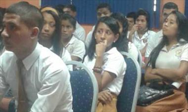 /vidasocial/para-obtener-el-titulo-de-bachiller-deben-dominar-el-ingles/46163.html