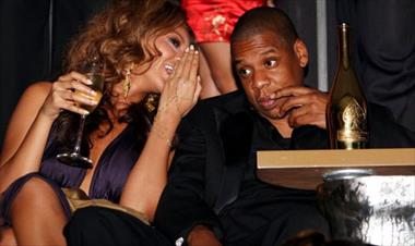 /vidasocial/beyonce-disfruto-de-un-buen-vino-junto-a-su-esposo/59803.html