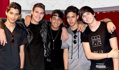 /vidasocial/integrante-de-cnco-explica-su-salida-en-camilla-durante-un-show/62866.html