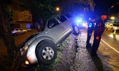 /vidasocial/sujetos-dejan-abandonada-camioneta-hurtada-luego-de-chocarla/58278.html