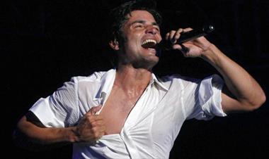 /vidasocial/-chayanne-choco-su-automovil-tenemos-los-detalles/69649.html