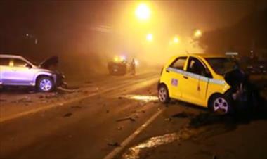 /vidasocial/choque-de-frente-entre-camioneta-y-taxi-deja-como-saldo-un-muerto/56078.html