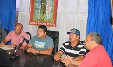 /vidasocial/concejales-exigen-la-suspension-al-alcalde-del-distrito-de-chitre/54690.html
