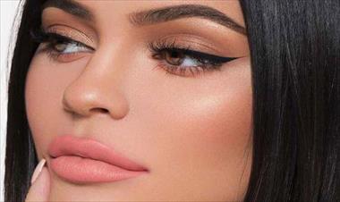 /spotfashion/conoce-el-secreto-de-kylie-jenner-para-tener-un-delineado-perfecto/84923.html