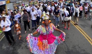 /vidasocial/-desfile-de-la-etnia-negra-hoy-desde-la-1-de-la-tarde/51857.html