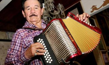 /musica/dorindo-cardenas-ha-tenido-mas-de-100-acordeones/64039.html