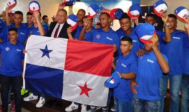 /deportes/se-le-hizo-entrega-del-pabellon-nacional-a-la-seleccion-sub-14-de-beisbol/61532.html