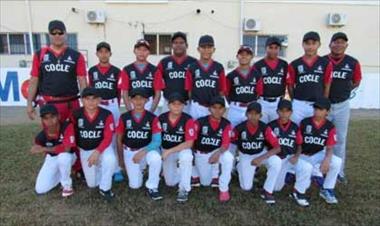 /deportes/con-muchas-carencias-el-equipo-de-cocle-entrena-rumbo-al-torneo-latino/52416.html