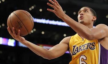 /deportes/suns-consigue-triunfo-ante-los-lakers/37633.html