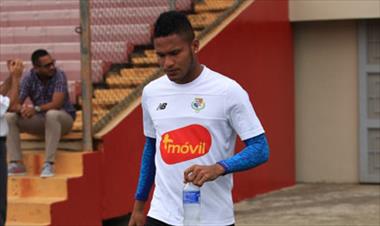 /deportes/erick-davis-esta-presente-en-el-terreno-de-juego-para-los-entrenamientos/52898.html