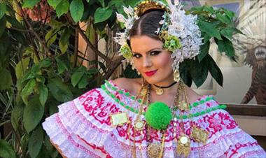 /vidasocial/famosas-en-el-desfile-de-las-mil-polleras/39647.html