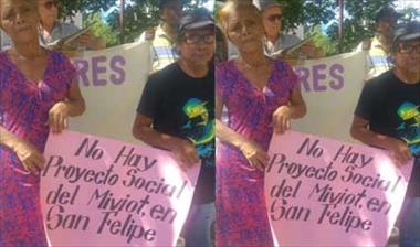 /vidasocial/residentes-de-san-felipe-piden-que-se-suspenda-proyecto-de-ley-414/51412.html