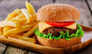 /vidasocial/por-esta-razon-es-sano-comer-dos-hamburguesas-en-vez-de-una/69143.html