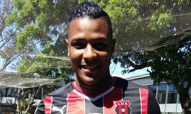 /deportes/cummings-asegura-que-su-salida-de-alajuelense-fue-por-mala-relacion-con-farinha/37105.html