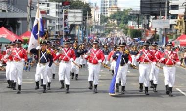 /vidasocial/fotos-del-desfile-en-calle-50-4-de-noviembre-de-2013-p1/22624.html