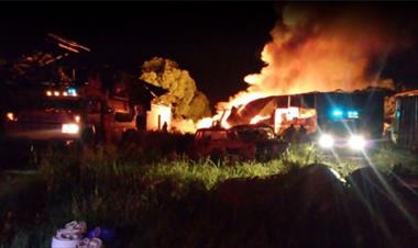 /vidasocial/reportan-voraz-incendio-en-las-antiguas-instalaciones-de-la-empresa-chiriqui-land-company/54880.html
