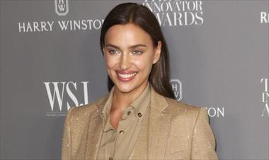 /spotfashion/irina-shayk-sorprende-con-look-de-tres-piezas-de-burberry/89296.html