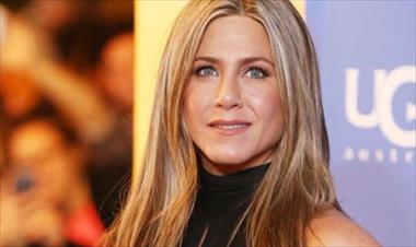 /vidasocial/jennifer-aniston-en-una-revista-desata-la-polemica-de-su-maternidad/50173.html